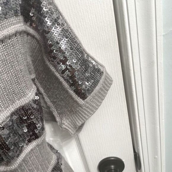 2b Bebe Sweater Medium Silver Sequin Stripes Y2K Revival Quiet Luxury Soft Glam - Picture 7 of 7